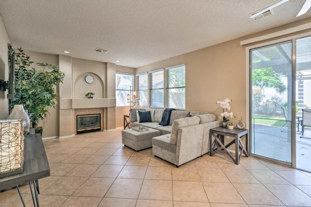 A Beautiful House With Hot Tub, Grill & Games! Villa Las Vegas Eksteriør bilde