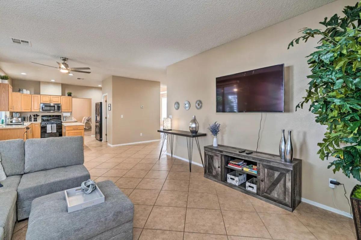 A Beautiful House With Hot Tub, Grill & Games! Villa Las Vegas Eksteriør bilde