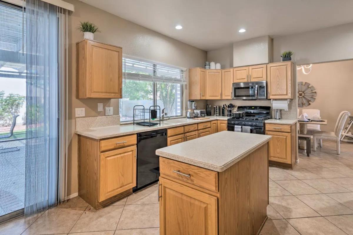 A Beautiful House With Hot Tub, Grill & Games! Villa Las Vegas Eksteriør bilde